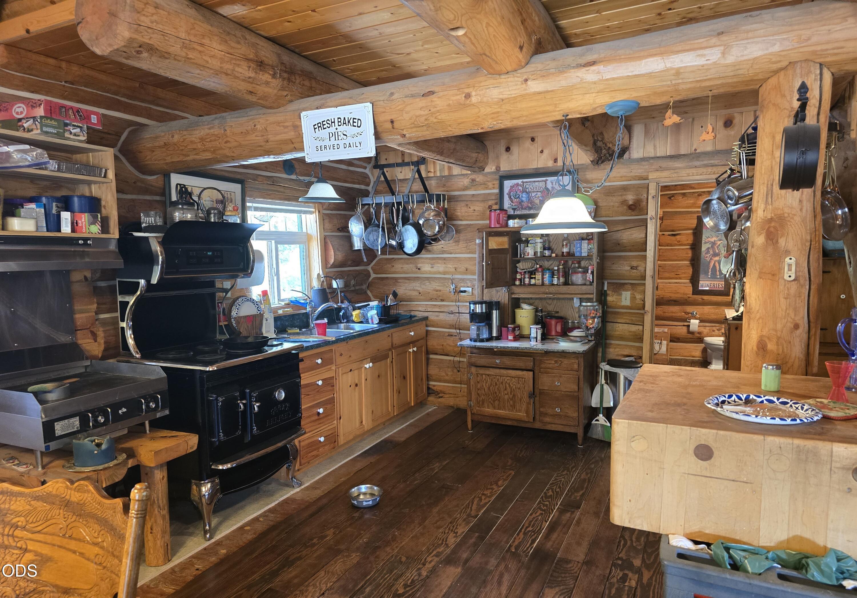 123415 Surveyor Road Crescent Lake, OR 97733 - Photo 6 of 53