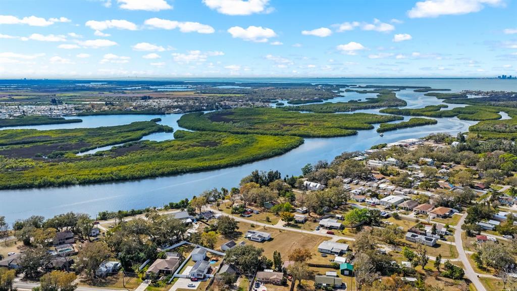 910 Lytle Street Southwest Ruskin, FL 33570 - Photo 14 of 19