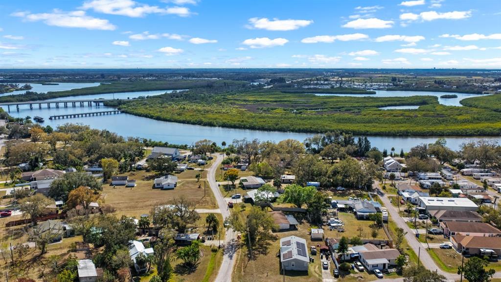 910 Lytle Street Southwest Ruskin, FL 33570 - Photo 15 of 19