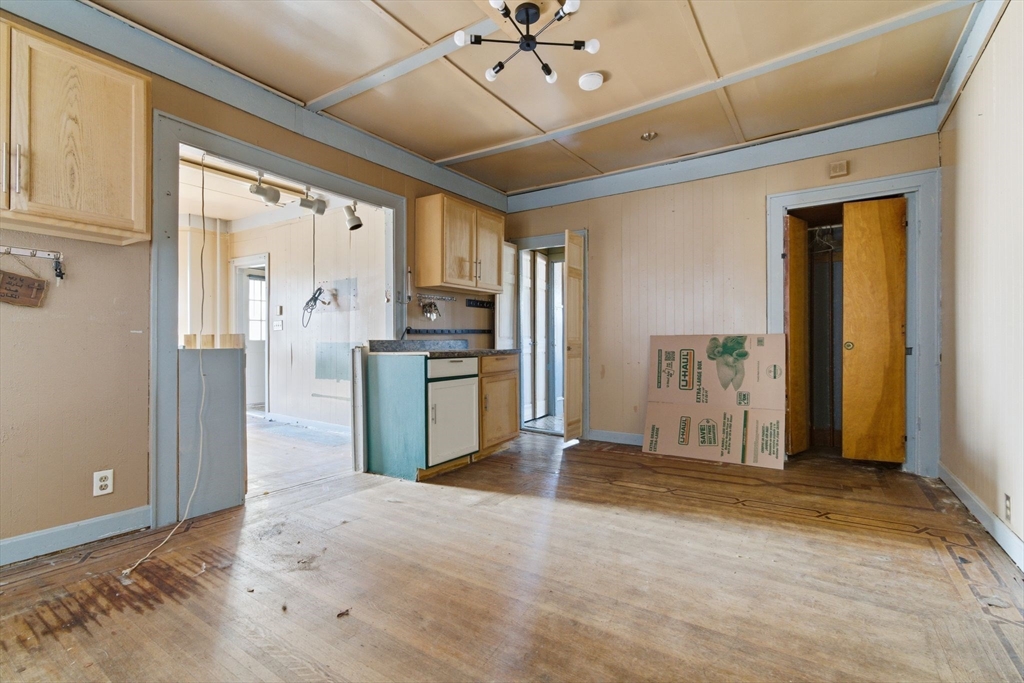 116 Irving Street Fall River, MA 02723 - Photo 4 of 23