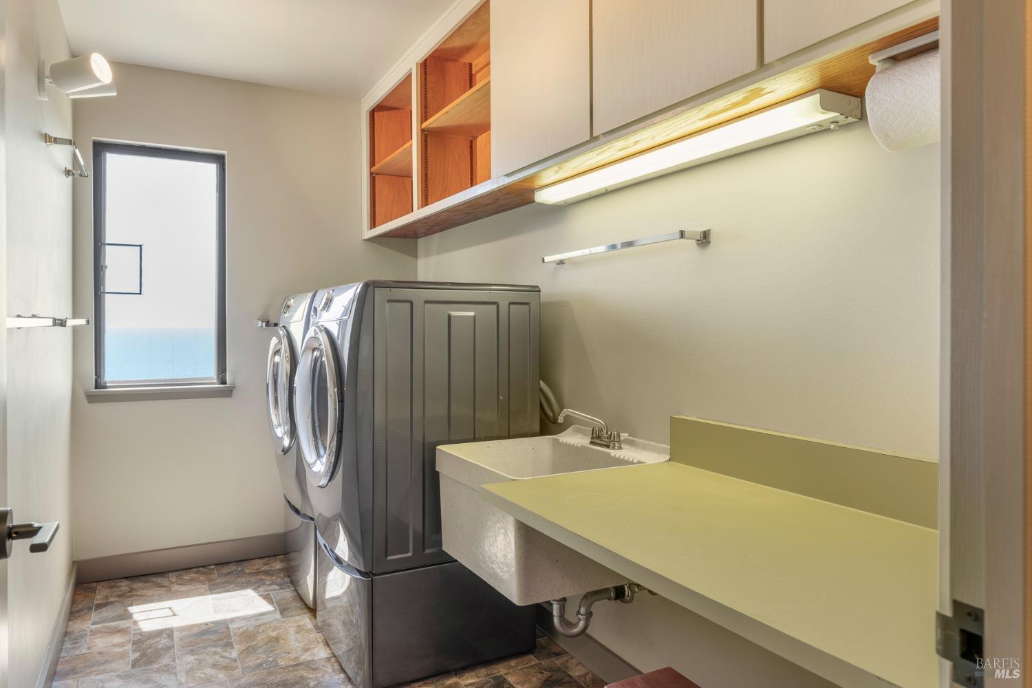 Undisclosed Address The Sea Ranch, CA 95497 - Photo 40 of 46 a room with a table and chairs