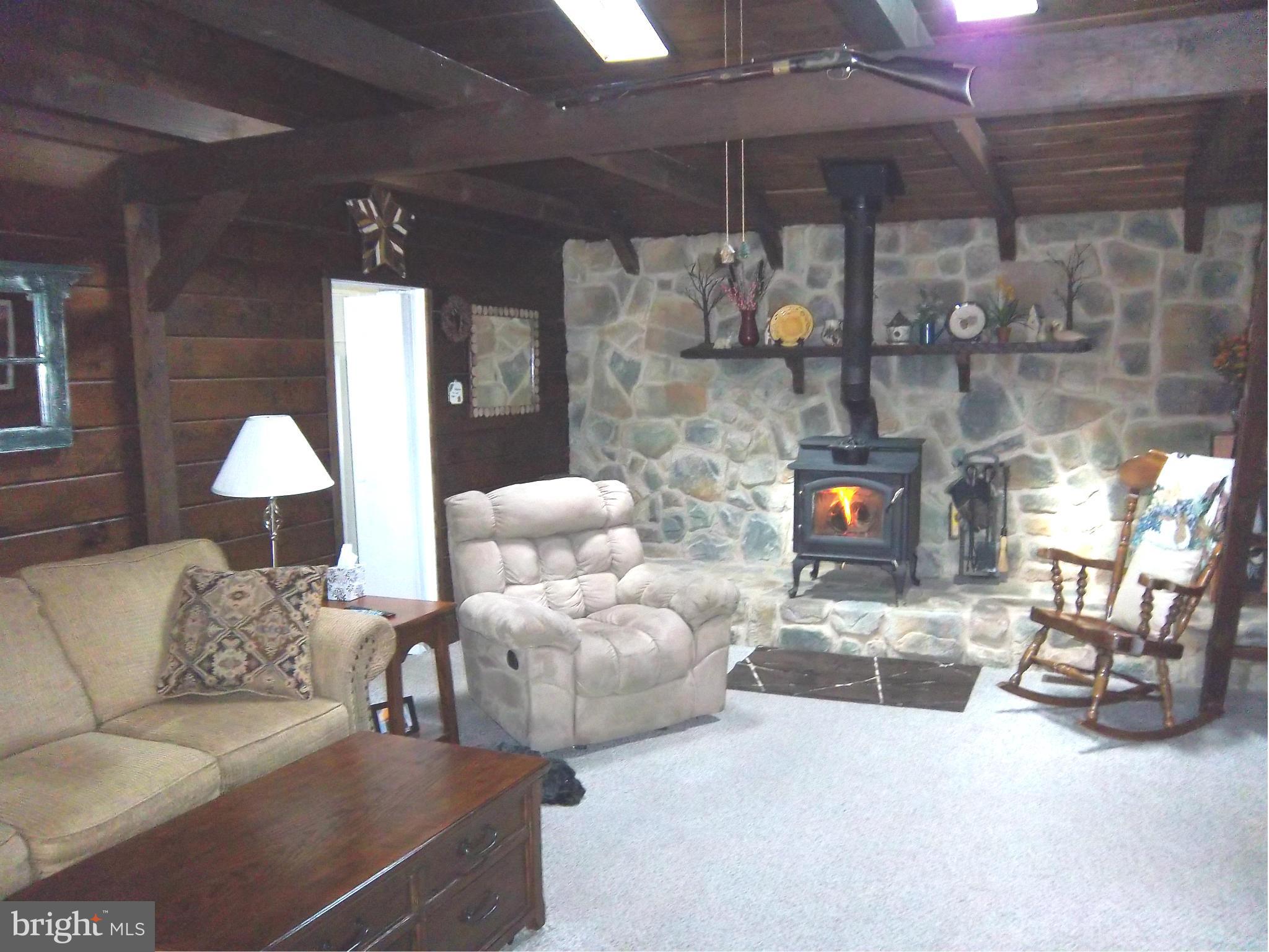 8436 Garland Road Pasadena, MD 21122 - Photo 3 of 17 Family Room