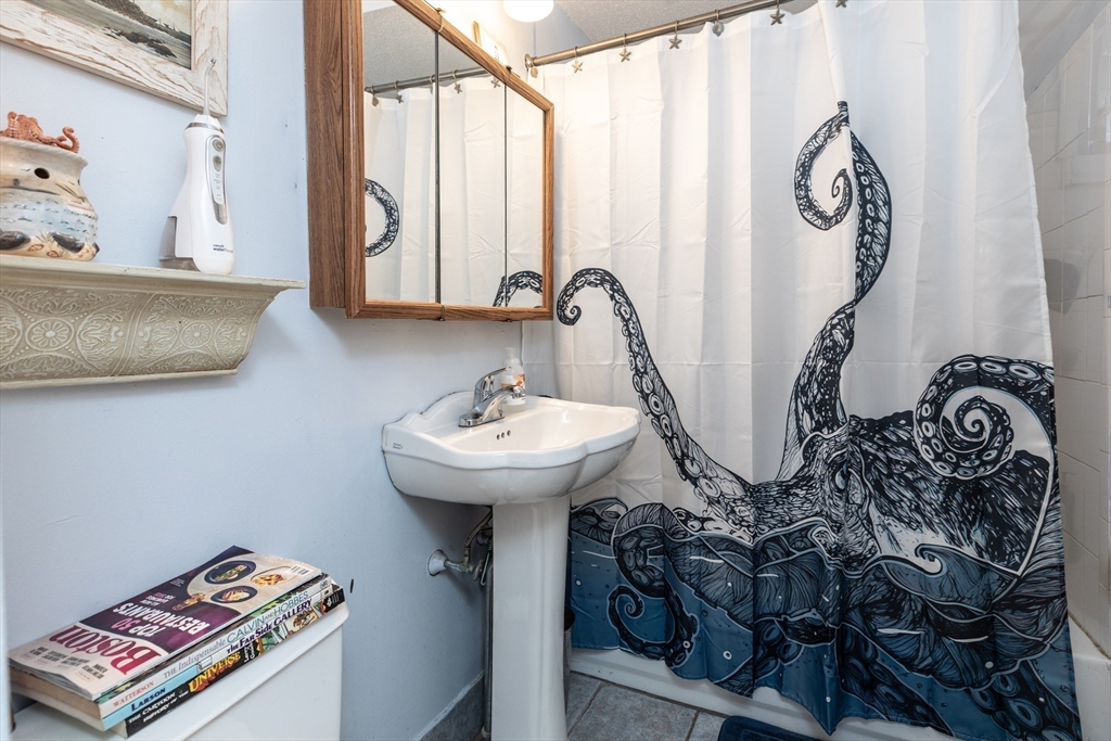 22 Upland Road Winthrop, MA 02152 - Photo 11 of 14