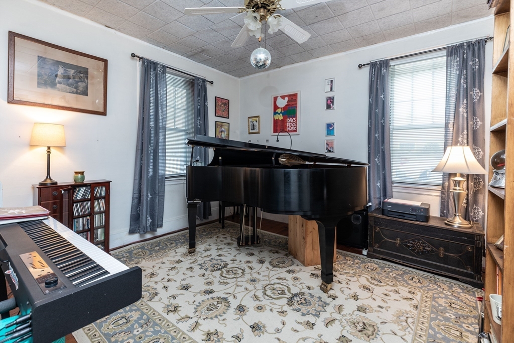 22 Upland Road Winthrop, MA 02152 - Photo 10 of 14