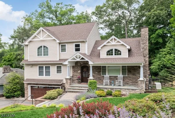 $929,000 | 31 Osceola Road, Wayne, NJ 07470