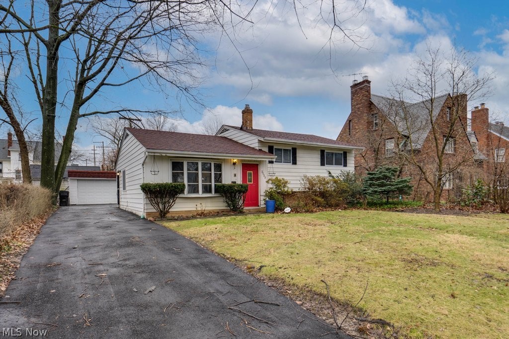 3033 Keswick Road Cleveland, OH 44120 - Photo 3 of 33