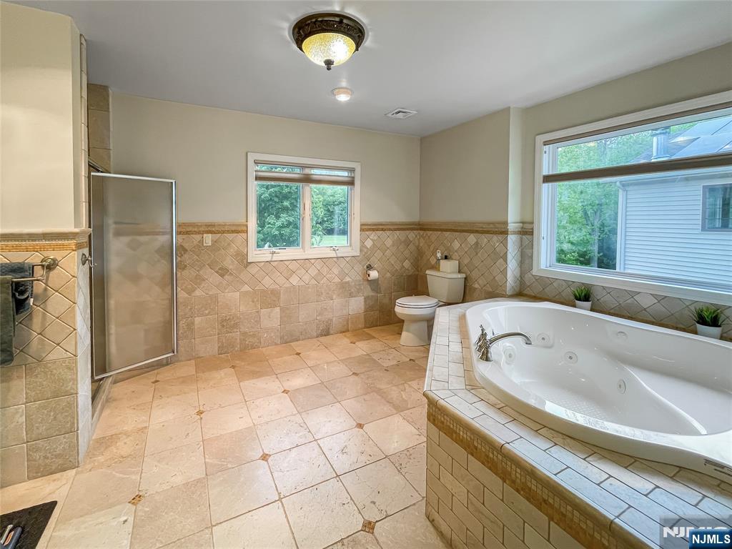 445 Nevada Street Paramus, NJ 07652 - Photo 42 of 50