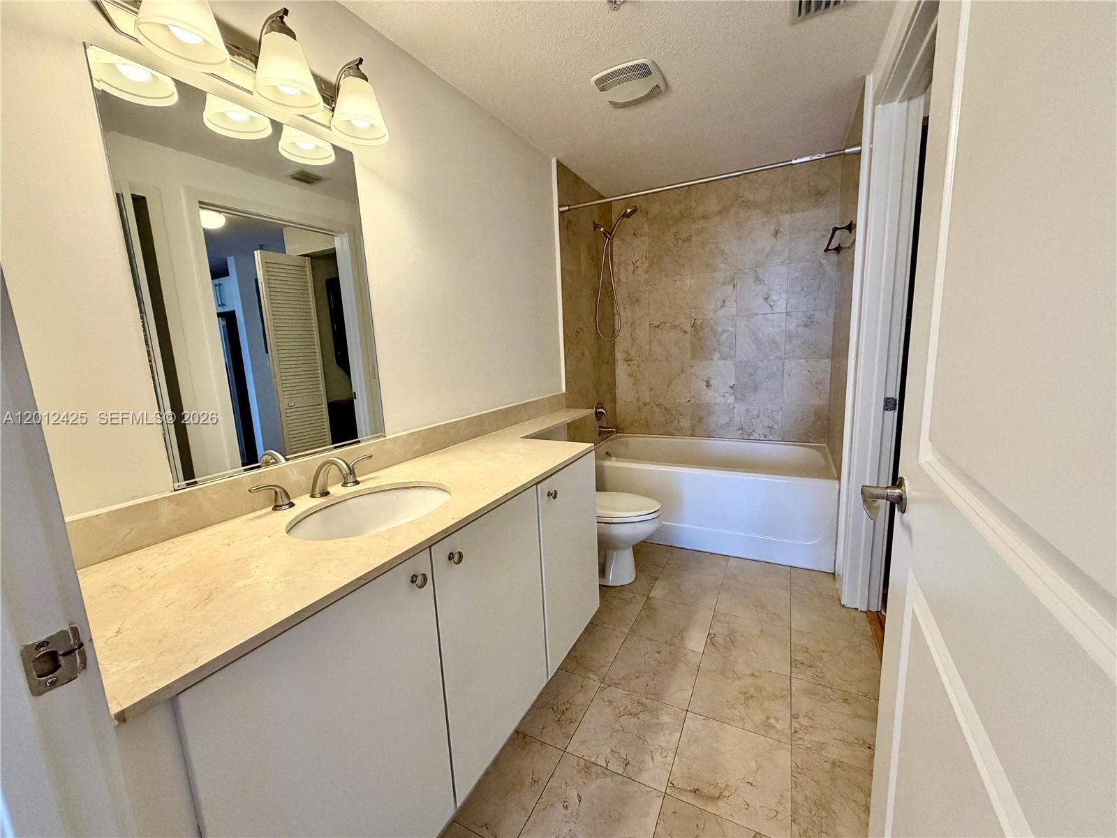 170 Southeast 14th Street, Unit 2906 Miami, FL 33131 - Photo 19 of 33