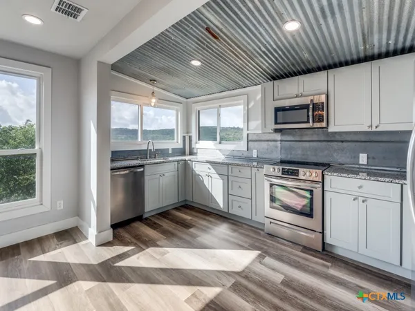 $1,795 | 238 Ledgeview Drive, Canyon Lake, TX 78133