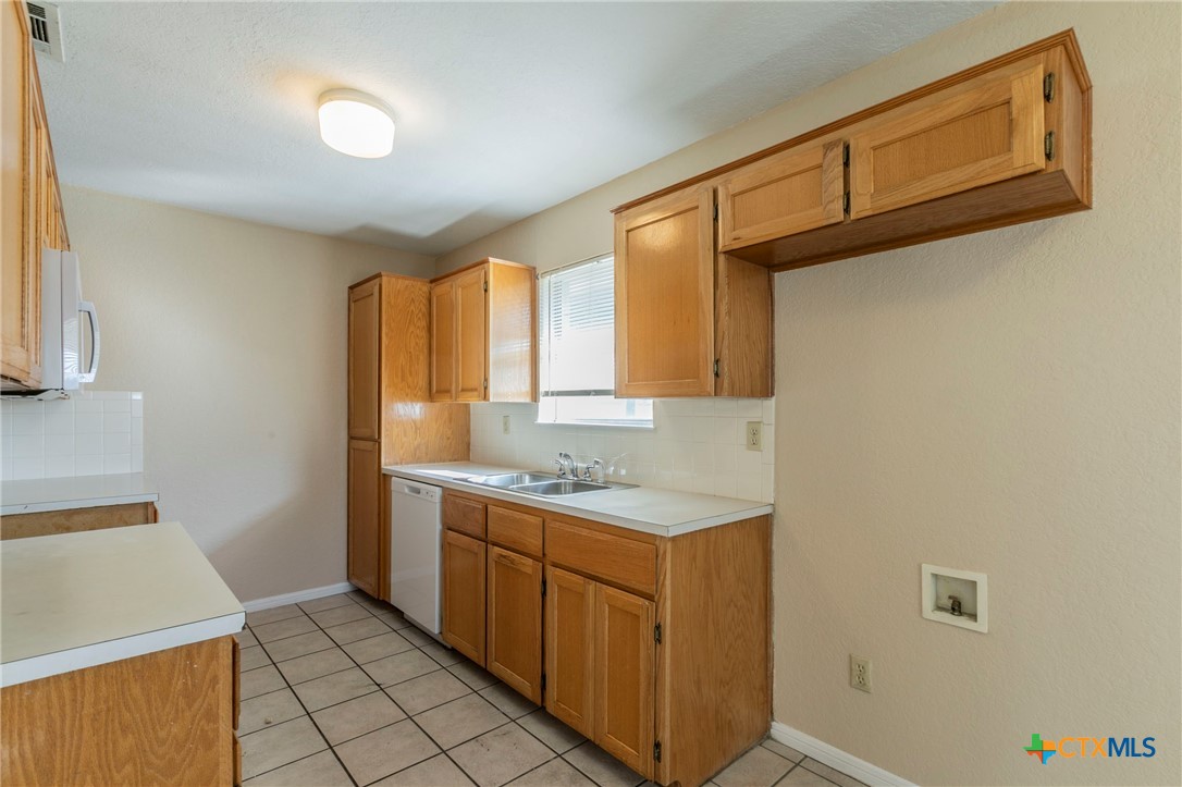 1016 Cherokee Trail Kempner, TX 76539 - Photo 4 of 16