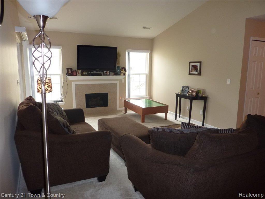 3608 Tremonte Circle Rochester, MI 48306 - Photo 6 of 21 L/R With Gas Fireplace