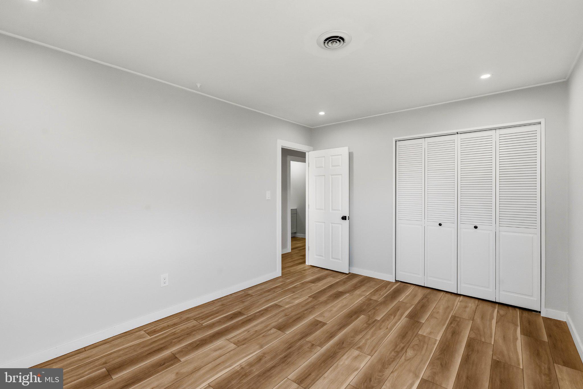 7 Sterling Lane Willingboro, NJ 08046 - Photo 15 of 23 Bright and airy room with modern charm.