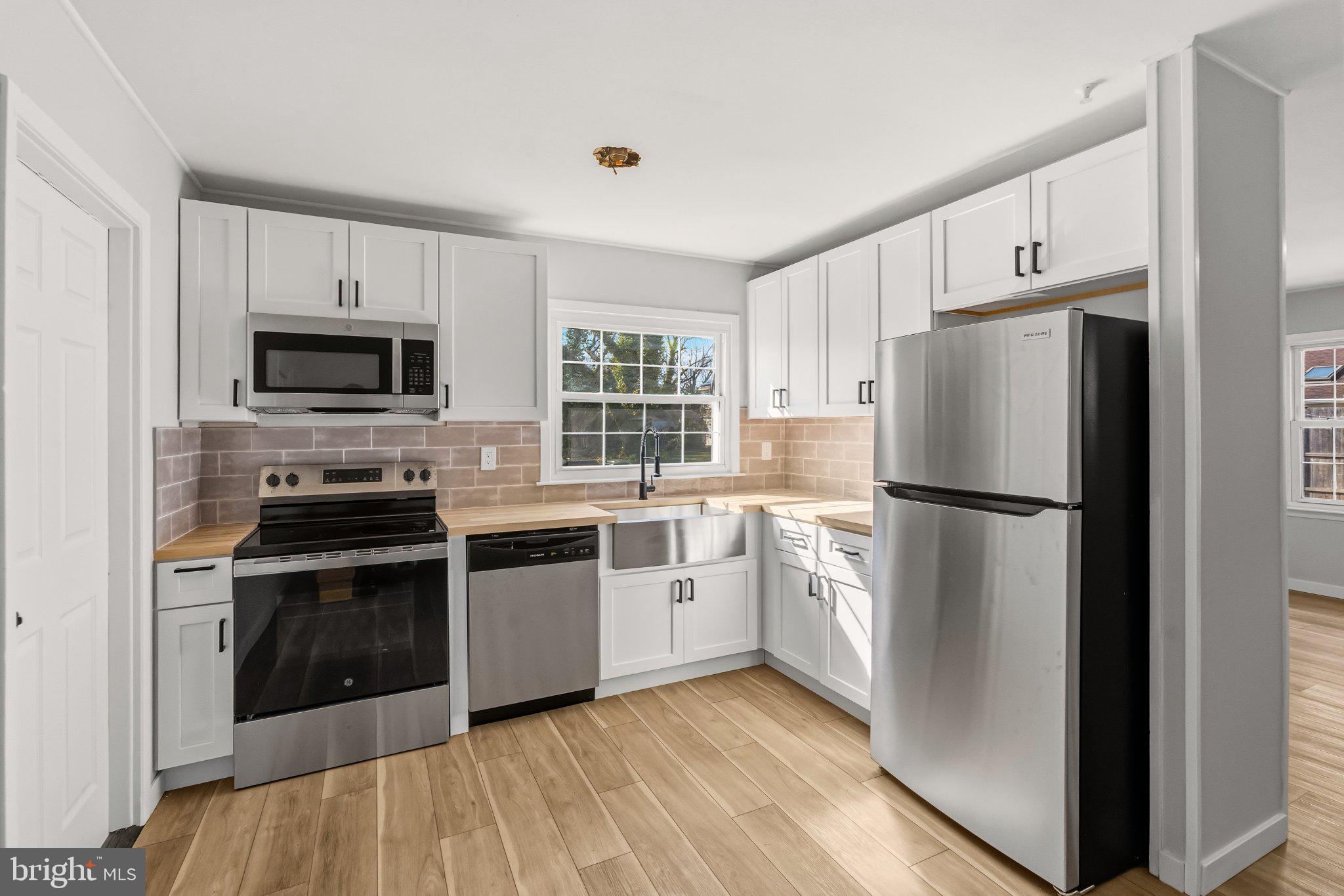 7 Sterling Lane Willingboro, NJ 08046 - Photo 9 of 23 Modern kitchen with sleek finishes.