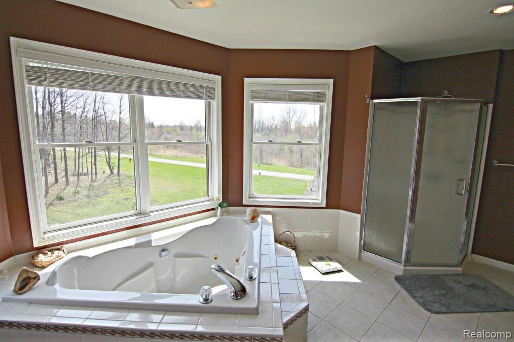 1520 West Reid Road Flint, MI 48507 - Photo 23 of 36