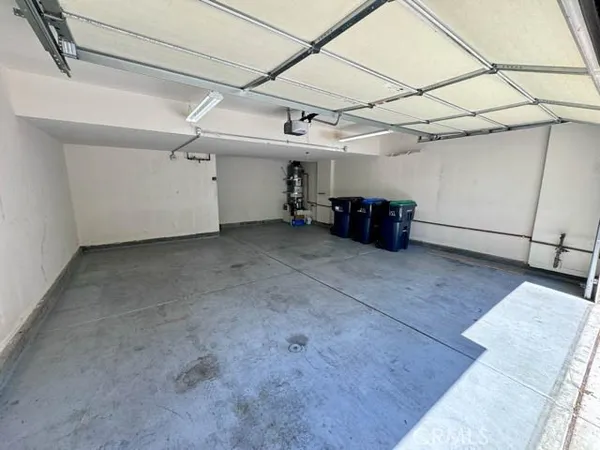 $2,700 | 33620 Willow Haven Lane, Murrieta, CA 92563