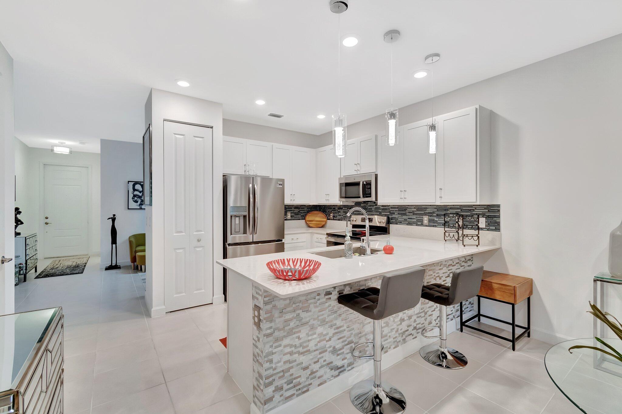 14526 Wiley Range Road Delray Beach, FL 33446 - Photo 3 of 35 SNACK BAR