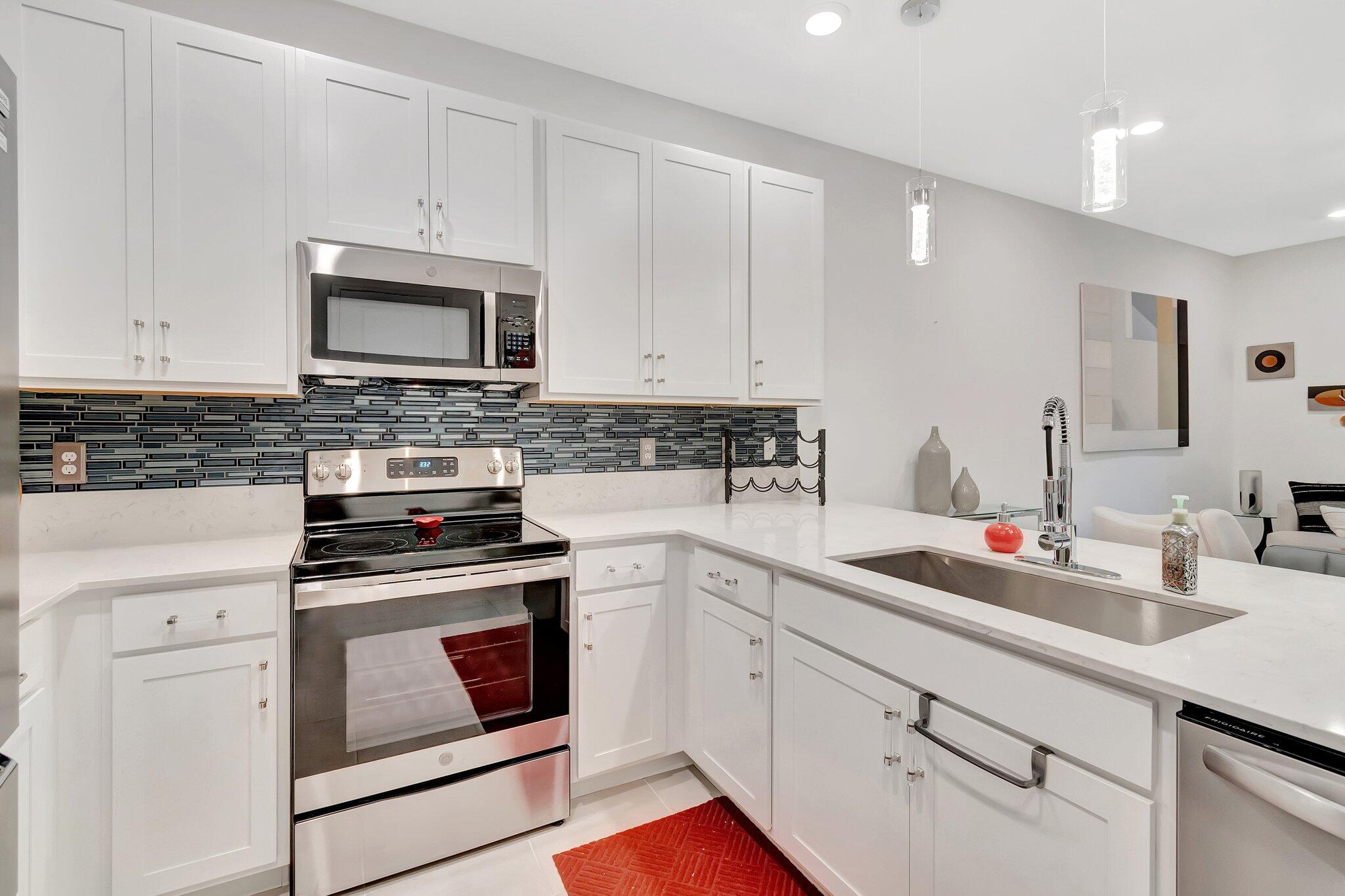 14526 Wiley Range Road Delray Beach, FL 33446 - Photo 4 of 35 QUARTZ COUNTERS
