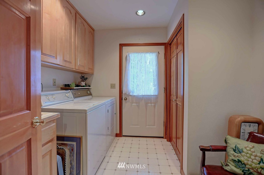 516 Maple Grove Road Camano Island, WA 98282 - Photo 11 of 25 Gallery Image 11