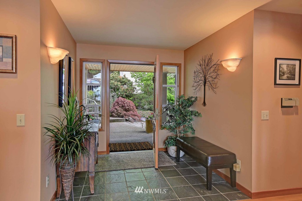 516 Maple Grove Road Camano Island, WA 98282 - Photo 4 of 25 Gallery Image 4