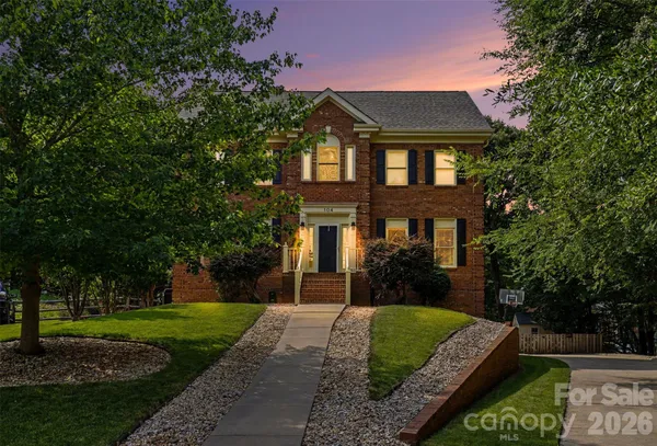 $784,900 | 104 Southern Cross Lane, Matthews, NC 28105