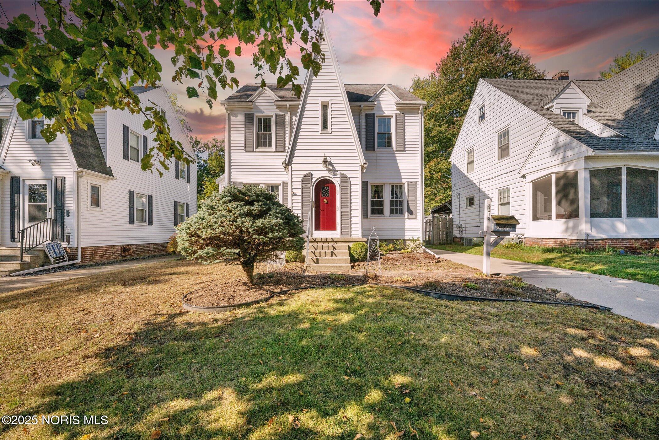 3215 Goddard Road Toledo, OH 43606 - Photo 1 of 32 01-DSC_1266a