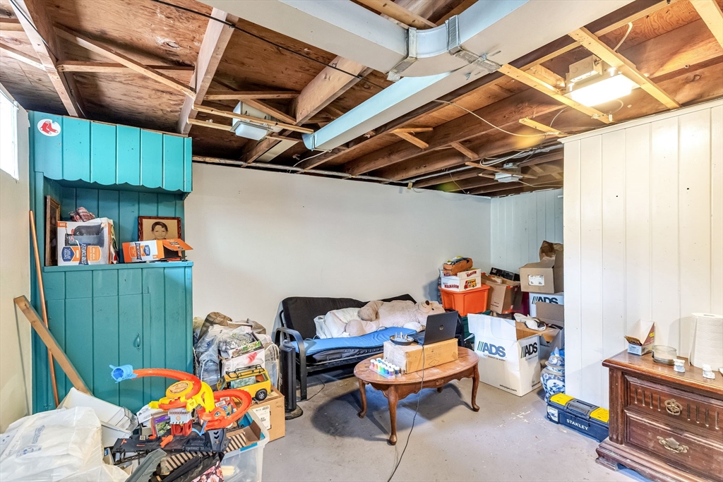 101 Regal Street Springfield, MA 01118 - Photo 20 of 27