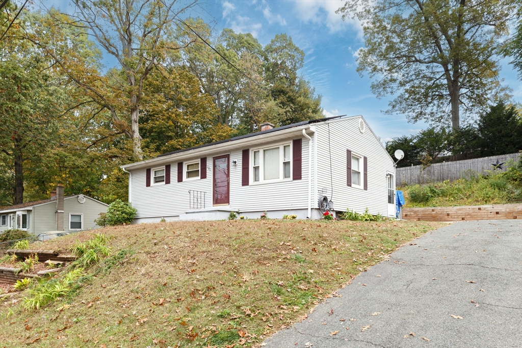 101 Regal Street Springfield, MA 01118 - Photo 2 of 27