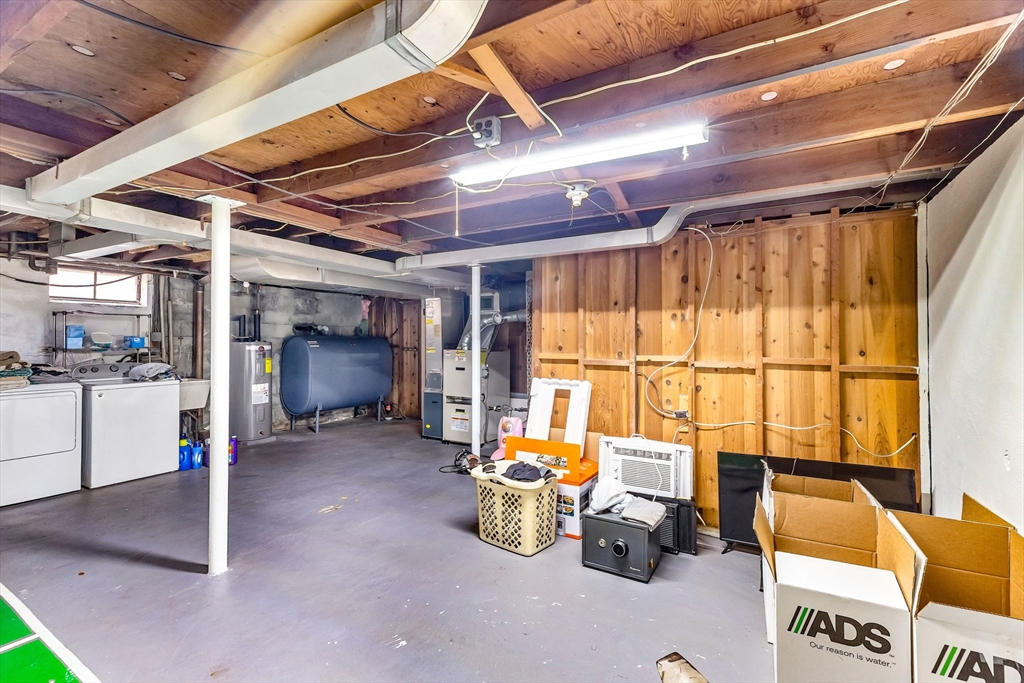 101 Regal Street Springfield, MA 01118 - Photo 25 of 27