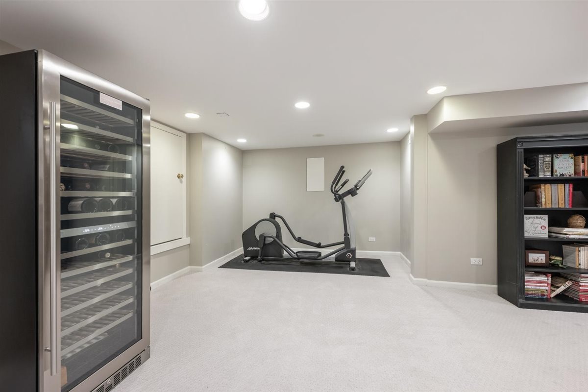 307 Abbotsford Road Kenilworth, IL 60043 - Photo 43 of 57 a view of a room with gym equipment
