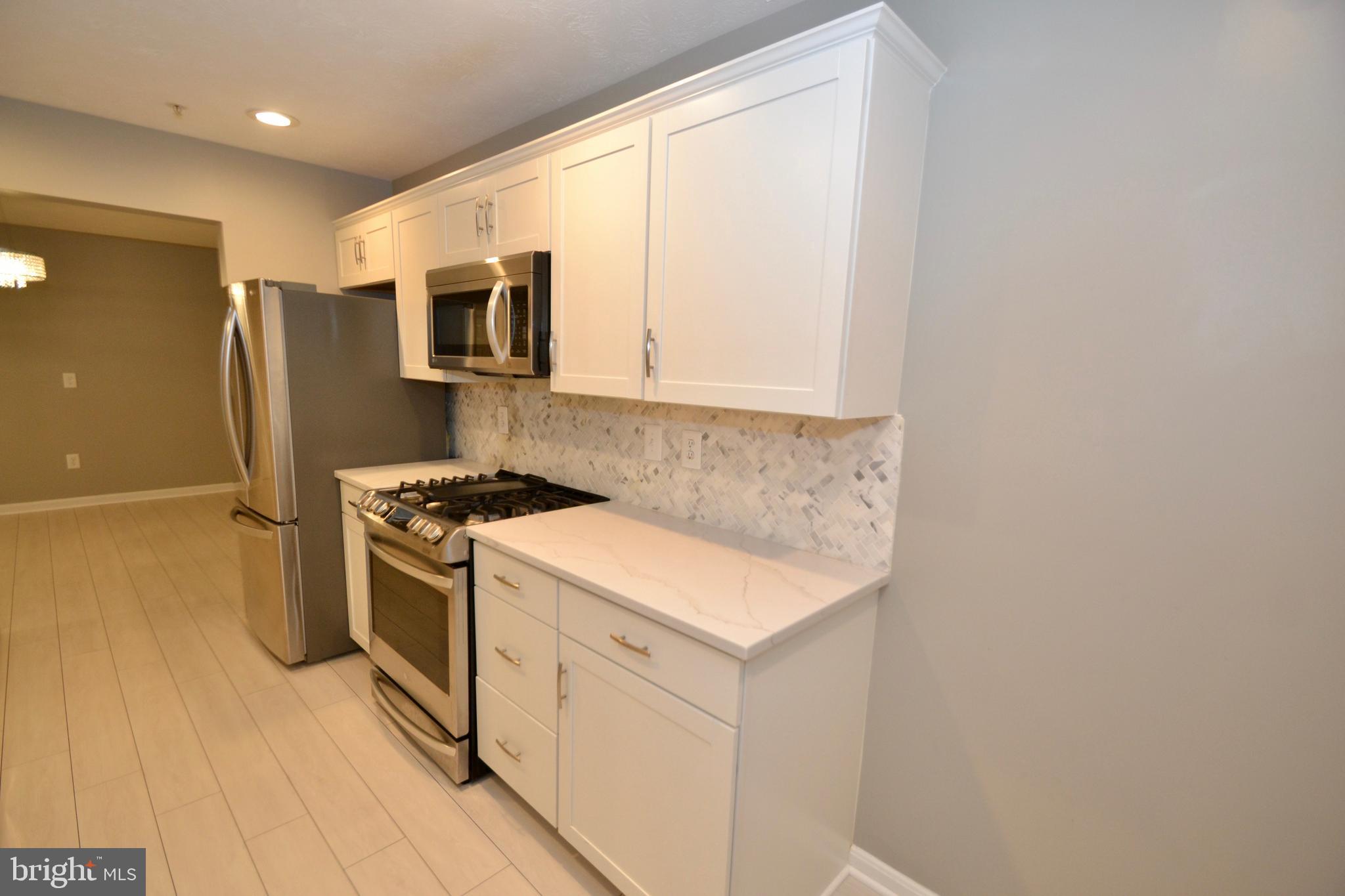 810 Kennington Road Reisterstown, MD 21136 - Photo 4 of 21 Gorgeous Updated Kitchen!