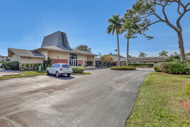 $3,000 | 2687 Garden Drive North, Unit 205, Lake Worth, FL 33461