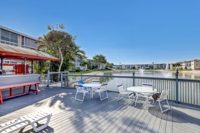 $3,000 | 2687 Garden Drive North, Unit 205, Lake Worth, FL 33461