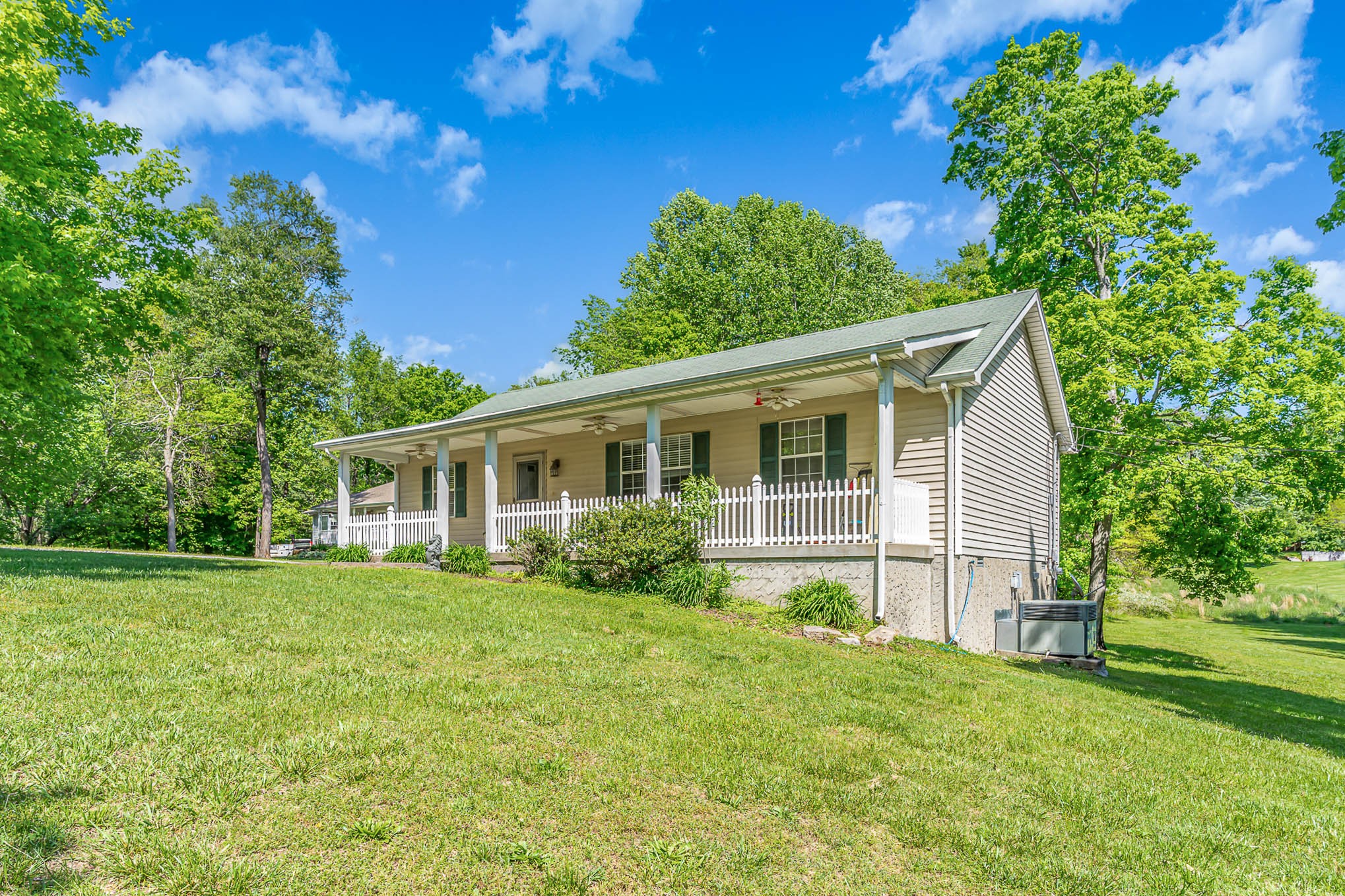 1008 Gill Road Ashland City, TN 37015 - Photo 3 of 25 Gallery Image 3