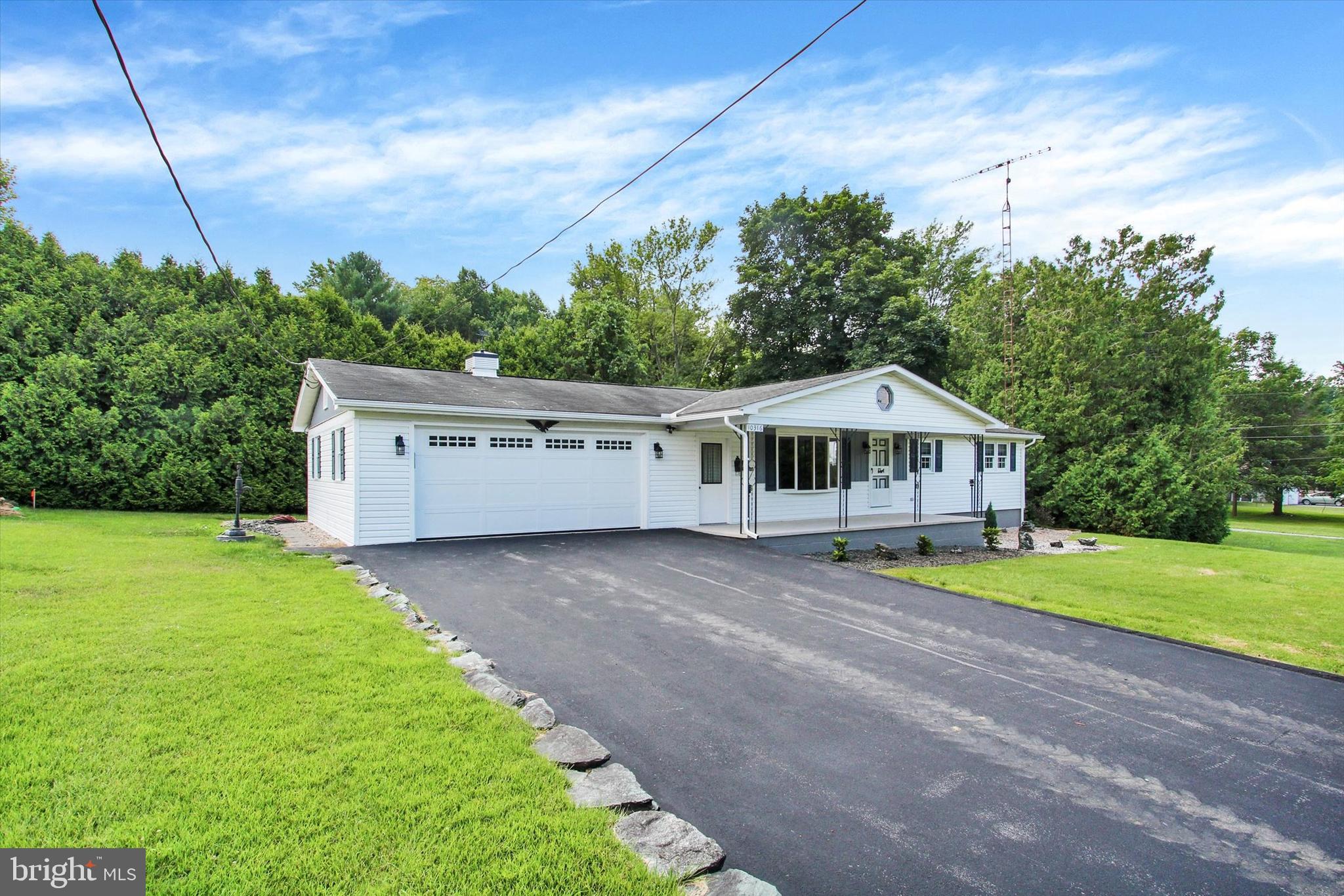 10316 Old Forge Road Waynesboro, PA 17268 - Photo 3 of 25 READY TO MOVE IN.