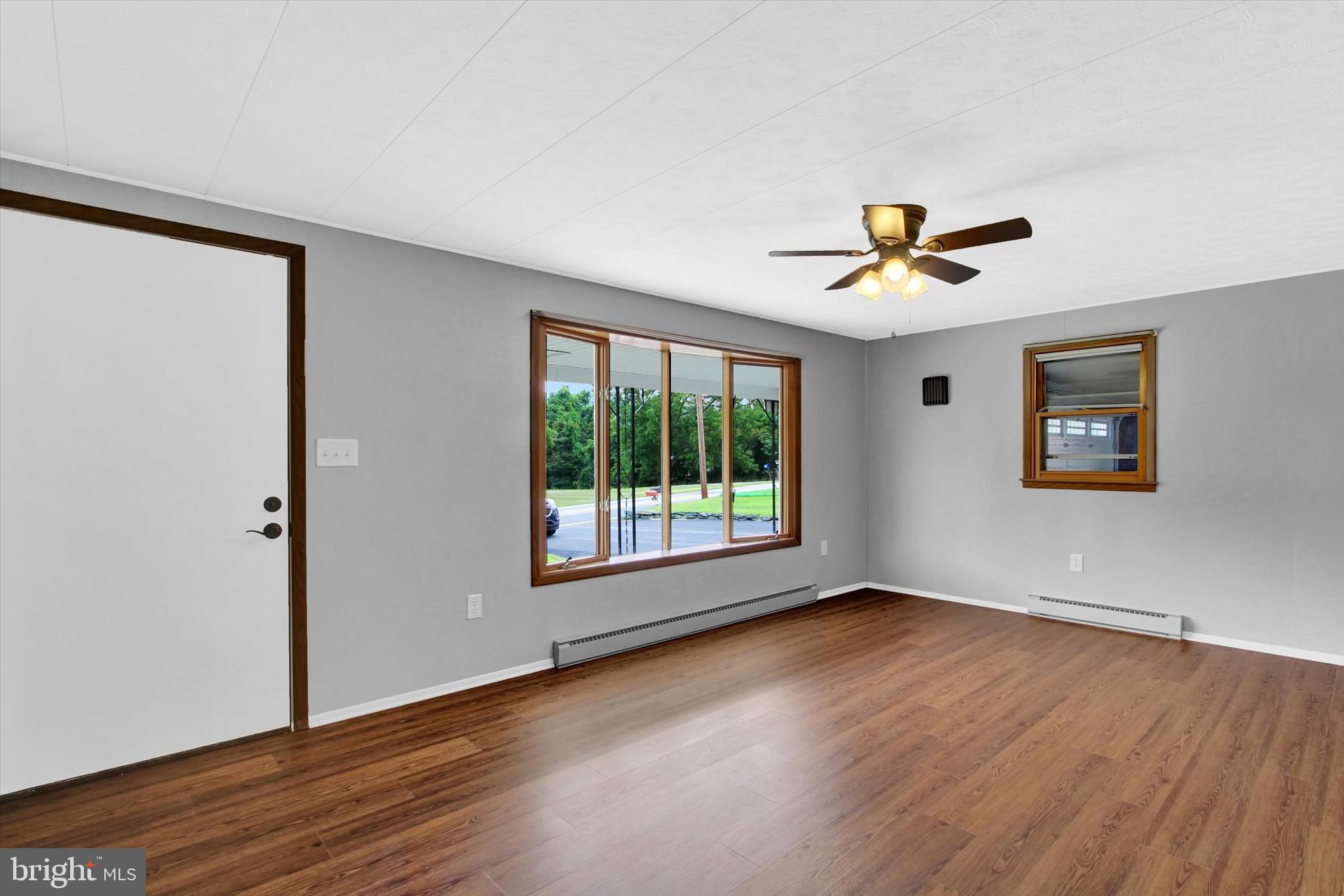 10316 Old Forge Road Waynesboro, PA 17268 - Photo 4 of 25 LIVING ROOM