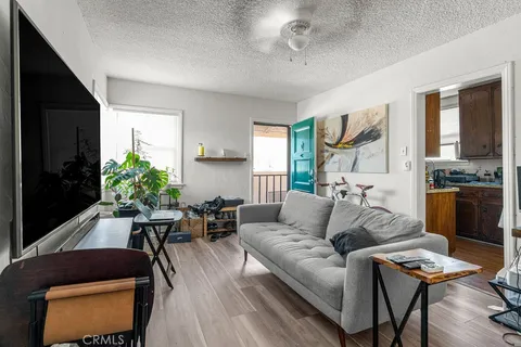 $1,100,000 | 2200 West Burbank Boulevard, Burbank, CA 91506