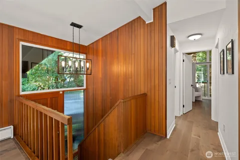 $1,095,000 | 1305 Kings Place Northwest, Bainbridge Island, WA 98110