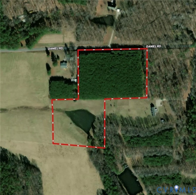 300 Daniel Road Blackstone, VA 23824 - Photo 1 of 14 an outdoor space with potted plants