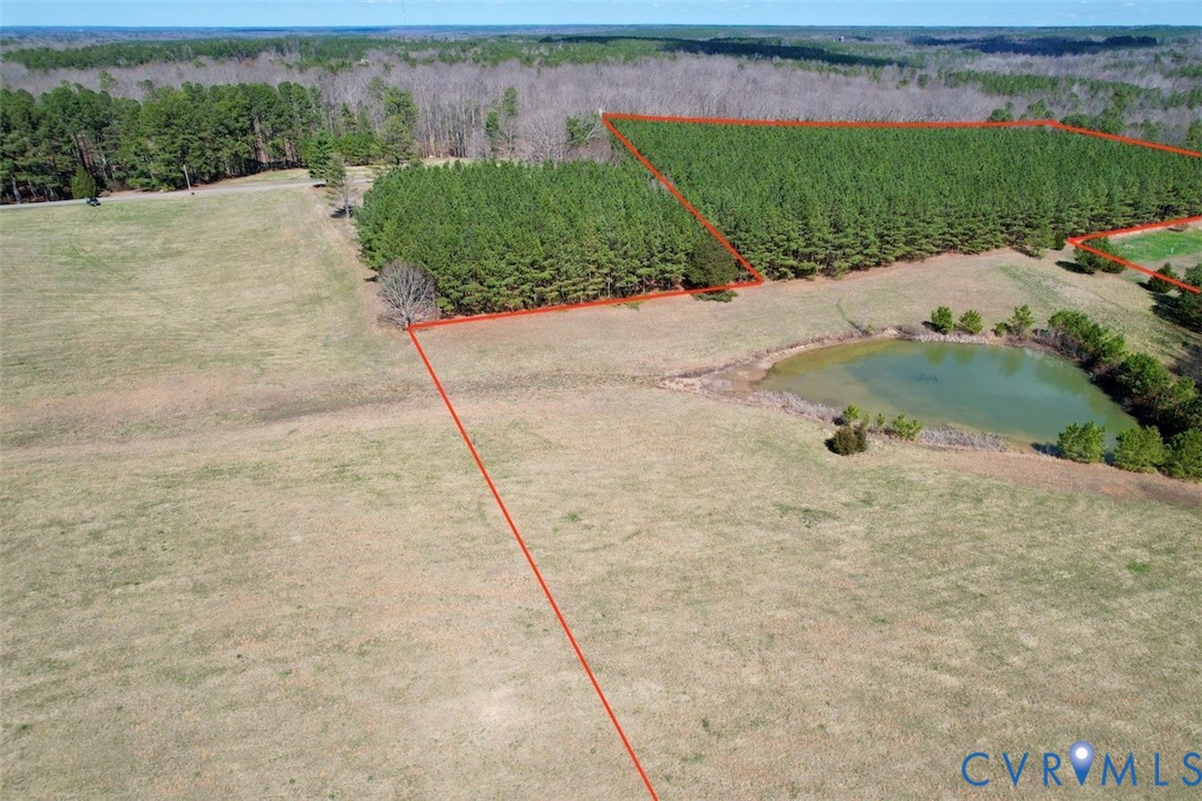 300 Daniel Road Blackstone, VA 23824 - Photo 8 of 14 a view of a backyard of a house