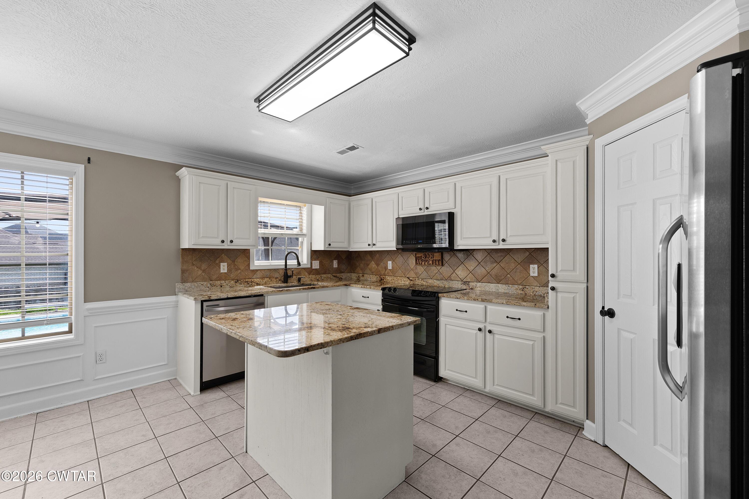 184 Fawn Ridge Drive Jackson, TN 38305 - Photo 10 of 28 Fawn kitchen2