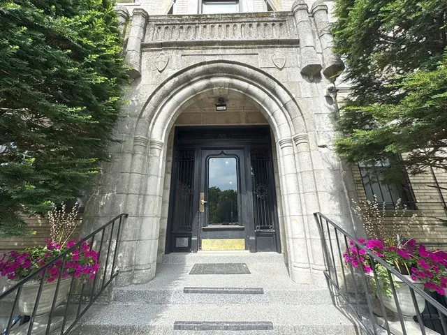 $2,050 | 51 Park Drive, Unit 12A, Boston, MA 02215