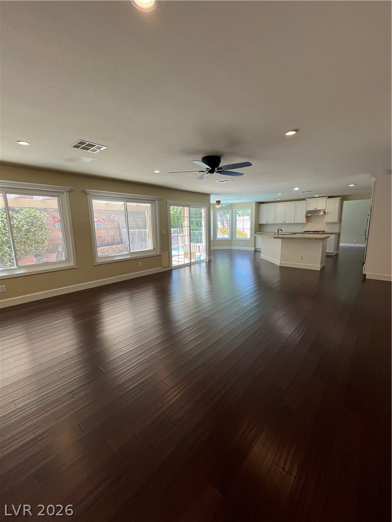 271 Pointe Ranier Avenue Henderson, NV 89012 - Photo 11 of 57