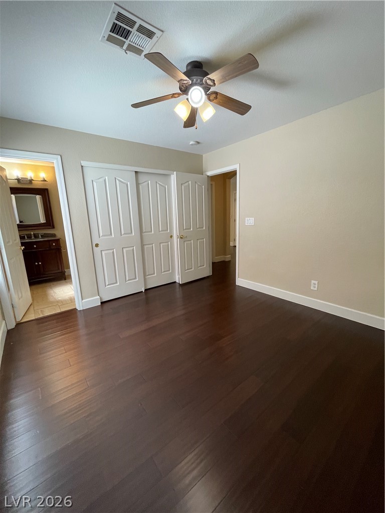 271 Pointe Ranier Avenue Henderson, NV 89012 - Photo 13 of 57