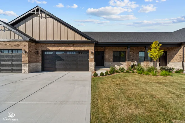 a view of a house with entertaining space