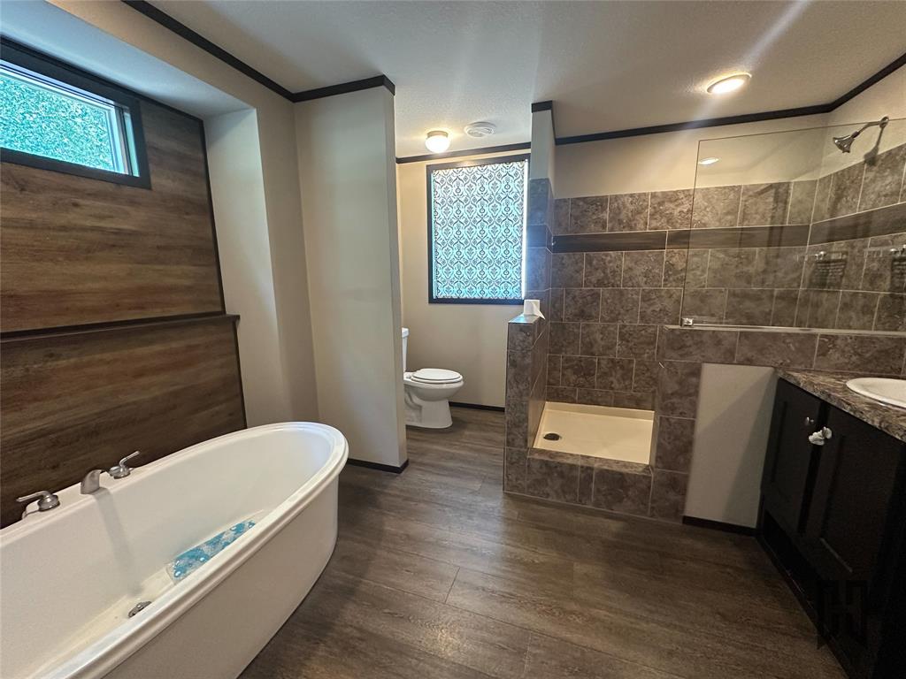 142 Hammontree Road Homer, LA 71040 - Photo 11 of 29 Soaking tub