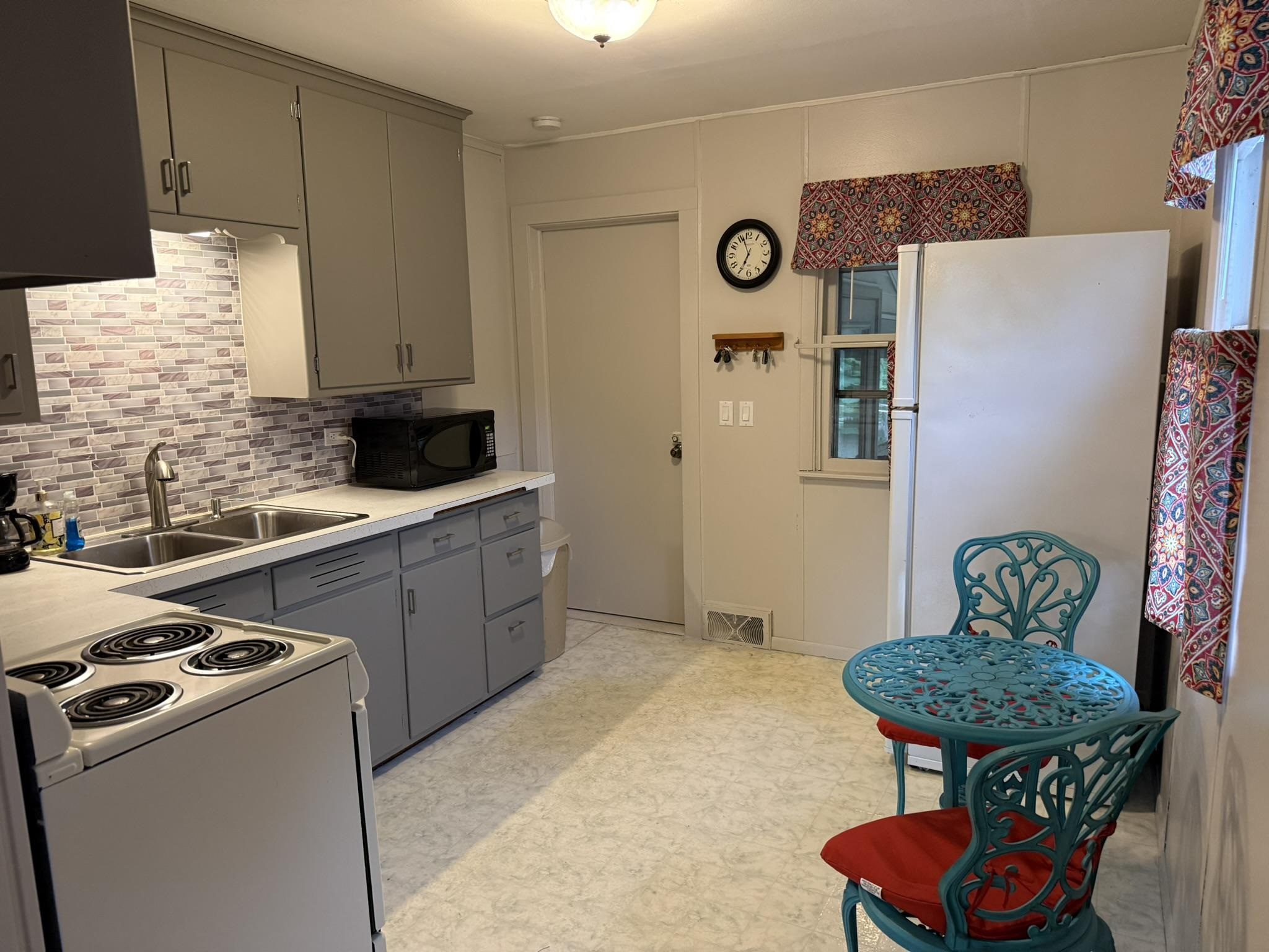 424 East Carroll Street Portage, WI 53901 - Photo 16 of 34