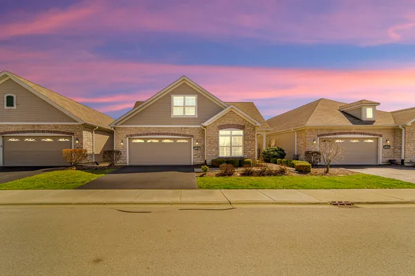 $3,600 | 16519 South Fox Run Circle, Plainfield, IL 60586