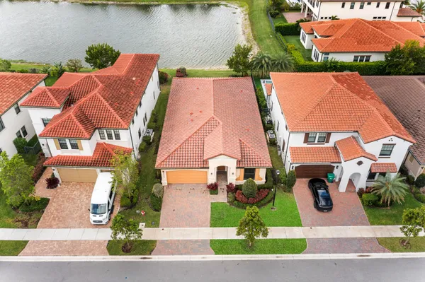 $925,000 | 12260 North Baypoint Circle, Parkland, FL 33076