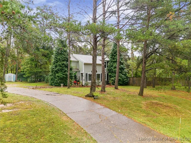 $299,999 | 1135 Pinewood Drive, Lanesville, IN 47136