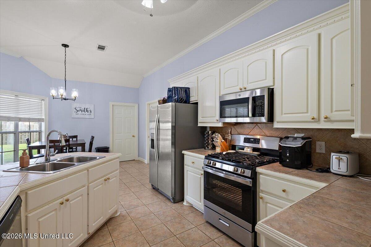 104 Dublin Cove Clinton, MS 39056 - Photo 10 of 24 11-HTP_3370